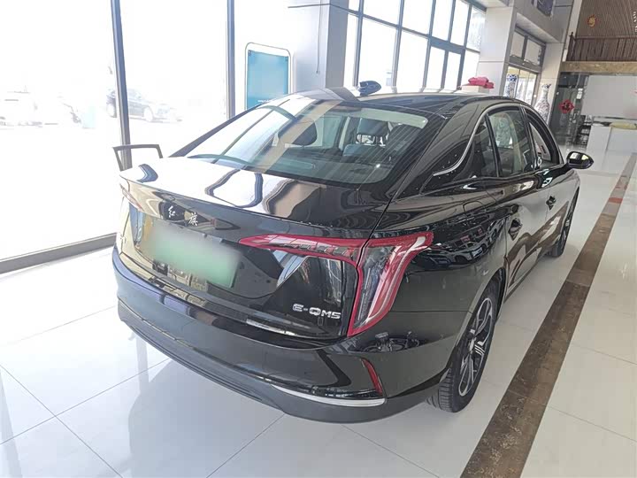 Фото 7 - Hongqi E-QM5