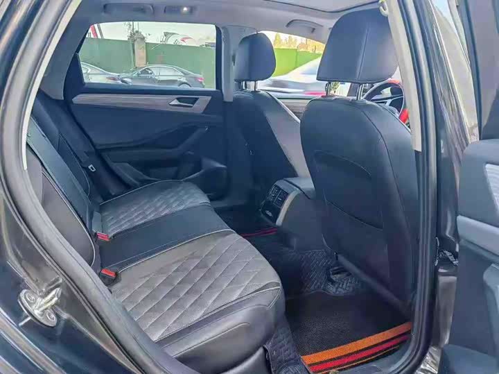 Фото 6 - Volkswagen Sagitar L