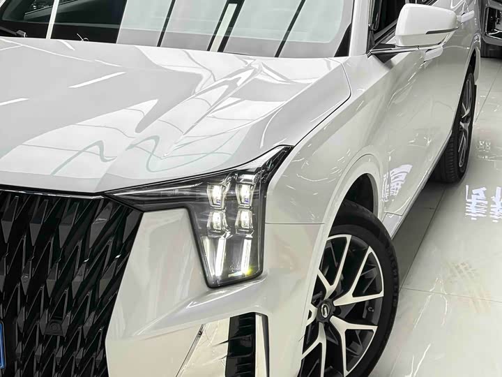 Фото 2 - GAC Trumpchi GS8