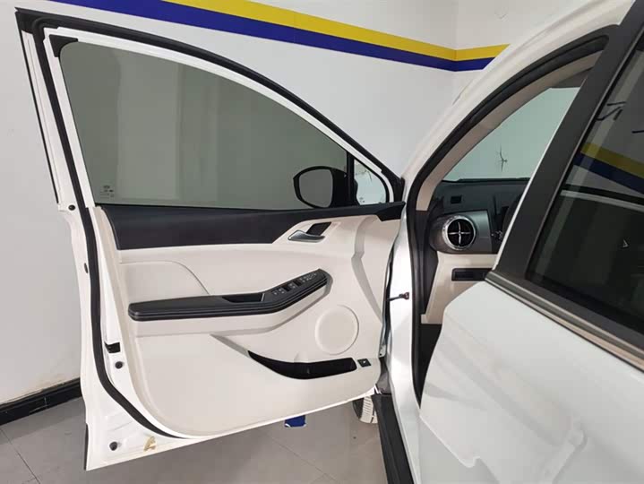 Фото 7 - BYD Yuan Pro