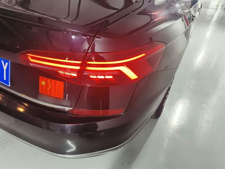 Фото 8 - Volkswagen Passat