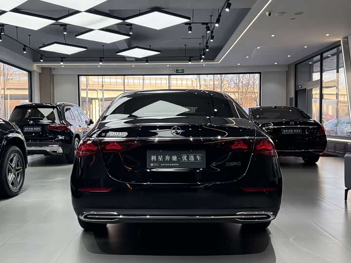 Фото 6 - Mercedes-Benz E-Class