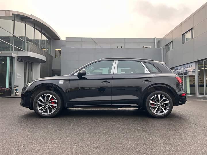 Фото 3 - Audi Q5L