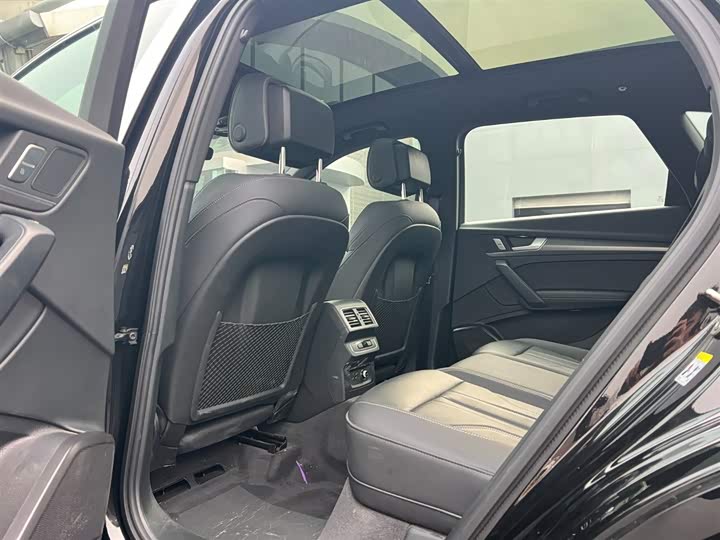 Фото 6 - Audi Q5L