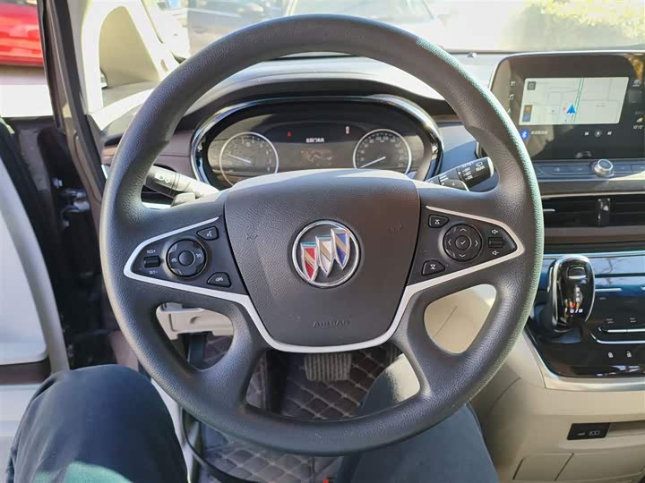 Фото 3 - Buick GL8 ES