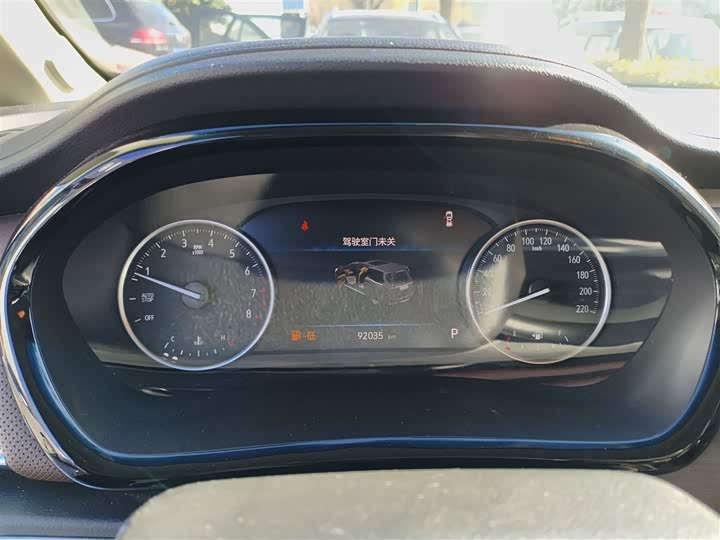 Фото 4 - Buick GL8 ES