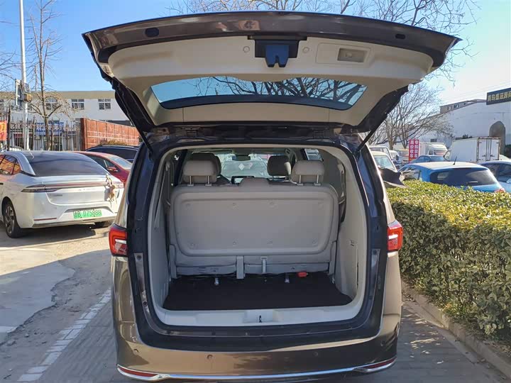 Фото 9 - Buick GL8 ES