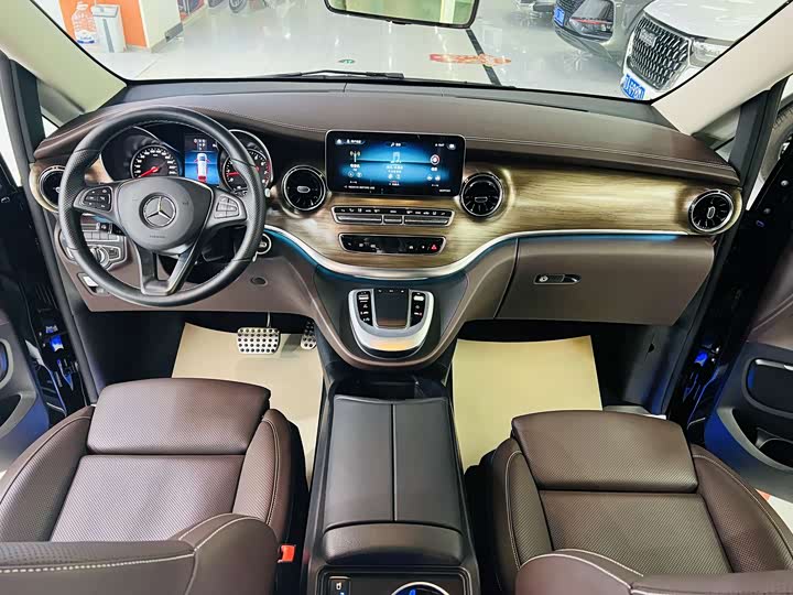Фото 4 - Mercedes-Benz V-Class