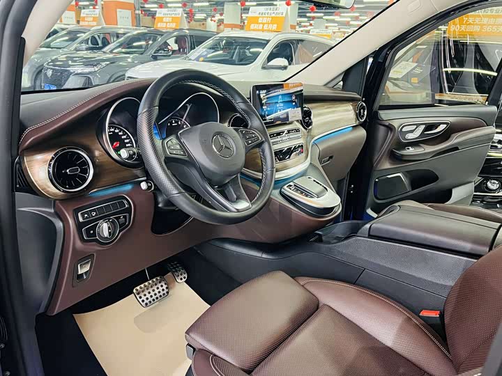 Фото 5 - Mercedes-Benz V-Class