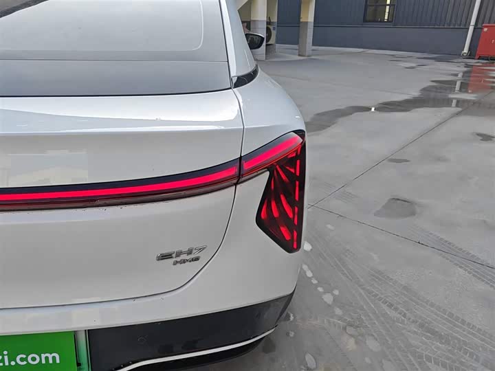 Фото 8 - Hongqi EH7