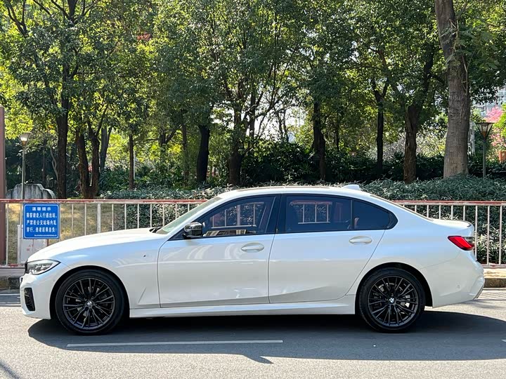 Фото 2 - BMW 3 Series