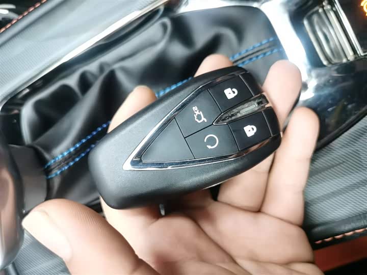 Фото 9 - Changan Oshan X5