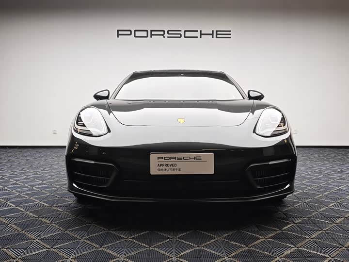 Фото 2 - Porsche Panamera