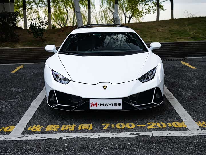 Фото 1 - Lamborghini Huracán