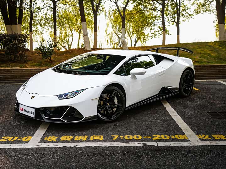 Фото 2 - Lamborghini Huracán