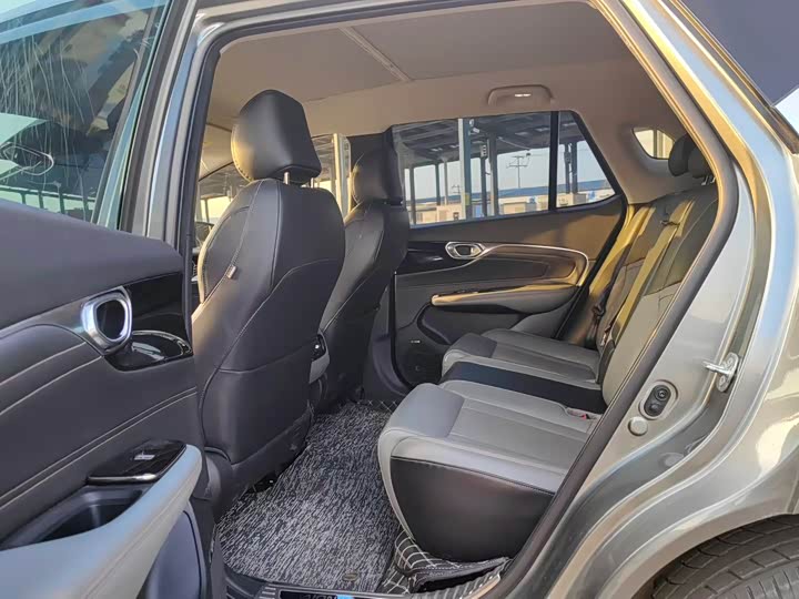 Фото 6 - GAC Aion V