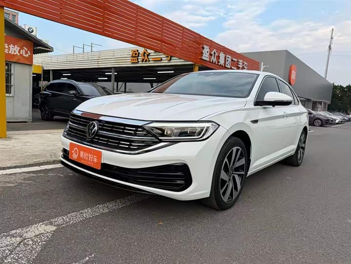 Фото 1 - Volkswagen Sagitar L