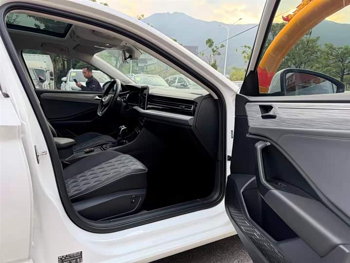 Фото 6 - Volkswagen Sagitar L