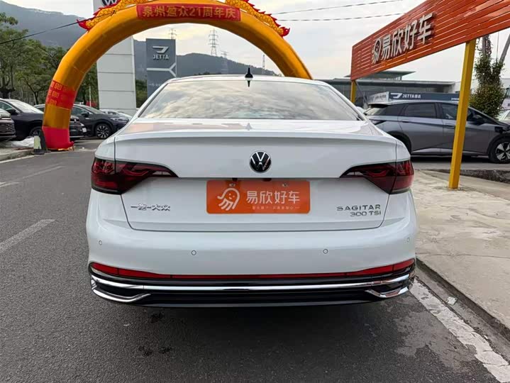 Фото 8 - Volkswagen Sagitar L