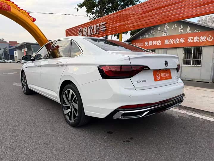 Фото 9 - Volkswagen Sagitar L