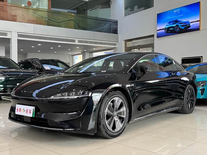 Фото 1 - Luxeed S7