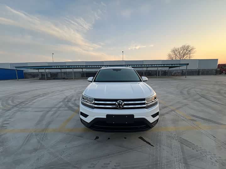 Фото 2 - Volkswagen Tharu