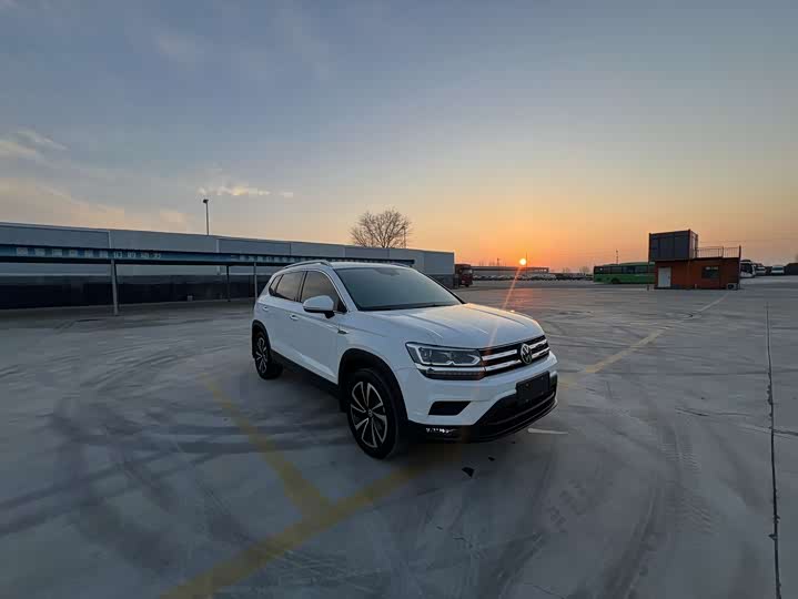 Фото 3 - Volkswagen Tharu