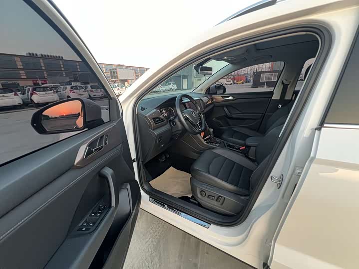 Фото 8 - Volkswagen Tharu