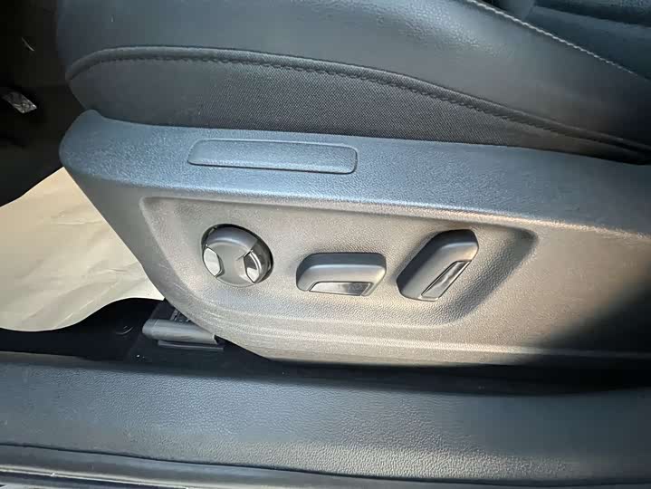 Фото 9 - Volkswagen Tharu