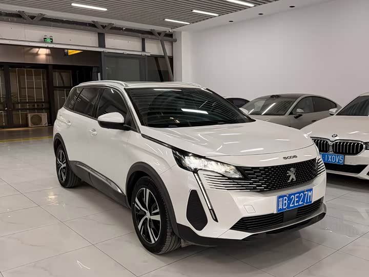 Фото 3 - Peugeot 5008