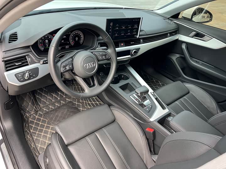 Фото 3 - Audi A4L