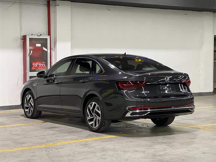 Фото 4 - Volkswagen Sagitar L