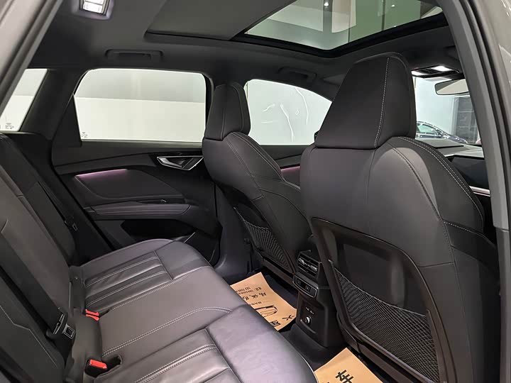 Фото 9 - Audi Q4 e-tron