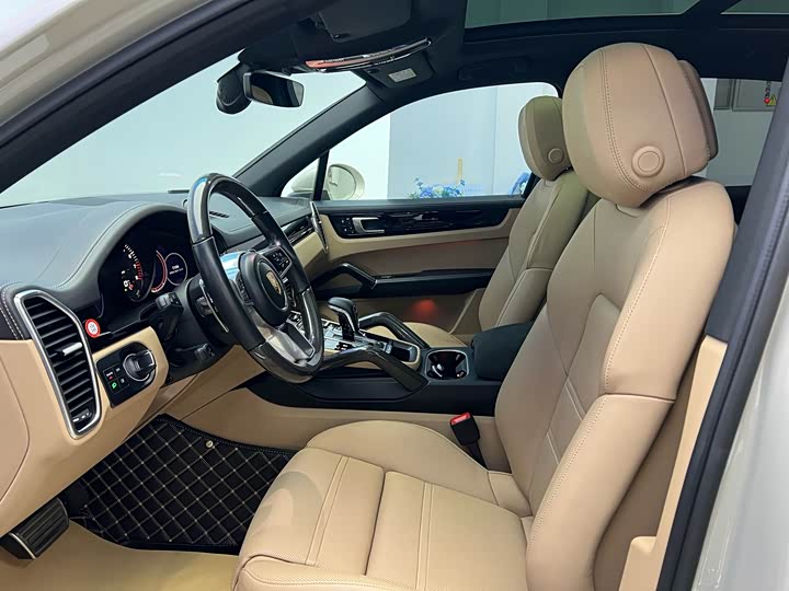 Фото 3 - Porsche Cayenne Hybrid