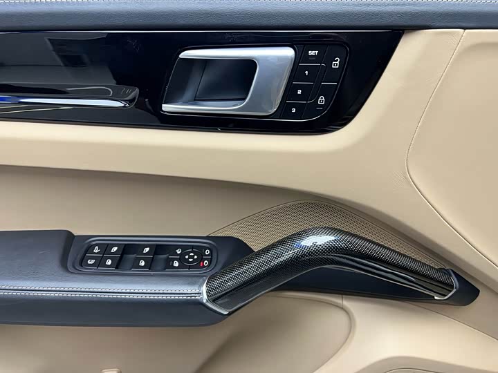 Фото 6 - Porsche Cayenne Hybrid