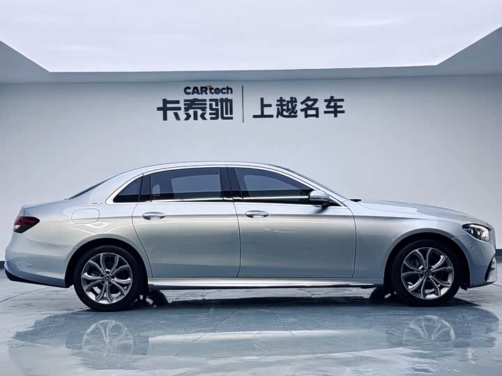 Фото 4 - Mercedes-Benz E-Class