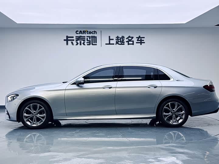 Фото 8 - Mercedes-Benz E-Class