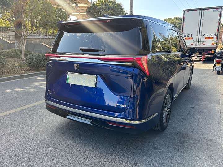 Фото 5 - Buick GL8 Hybrid