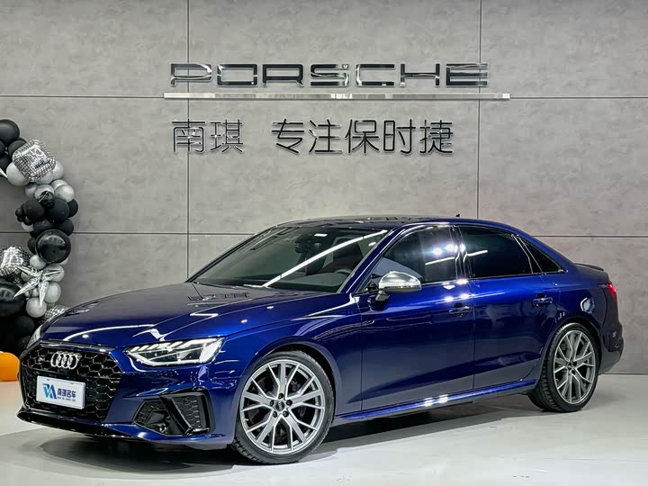 Фото 1 - Audi S4