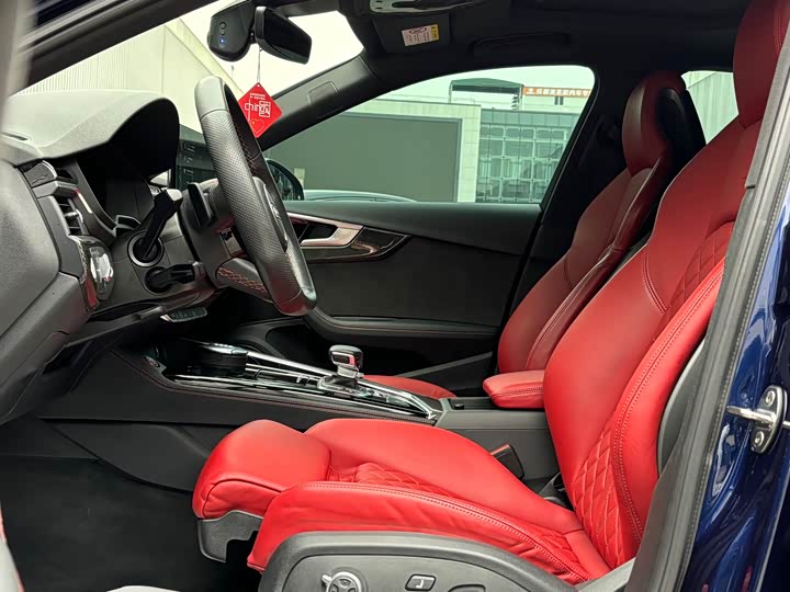 Фото 9 - Audi S4