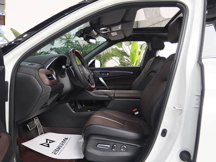 Фото 8 - Honda UR-V