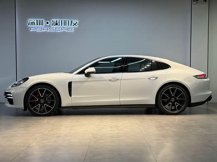 Фото 3 - Porsche Panamera