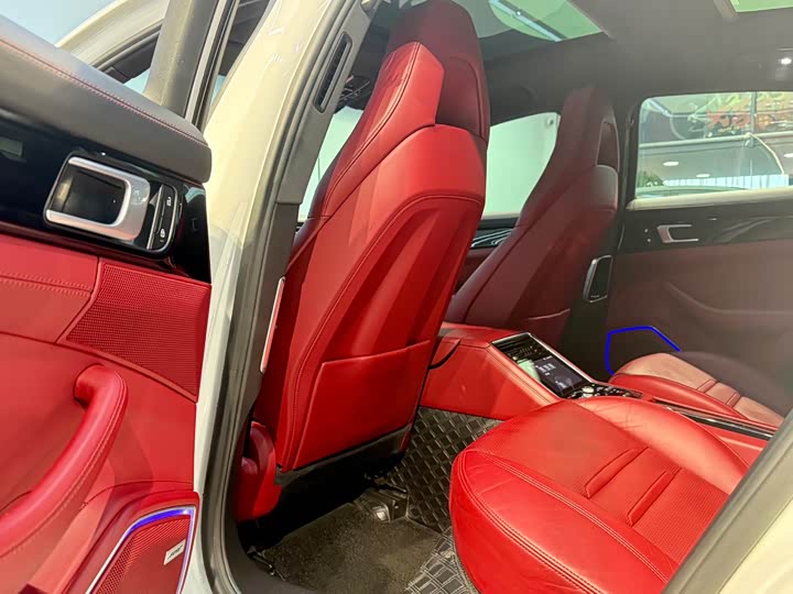 Фото 9 - Porsche Panamera