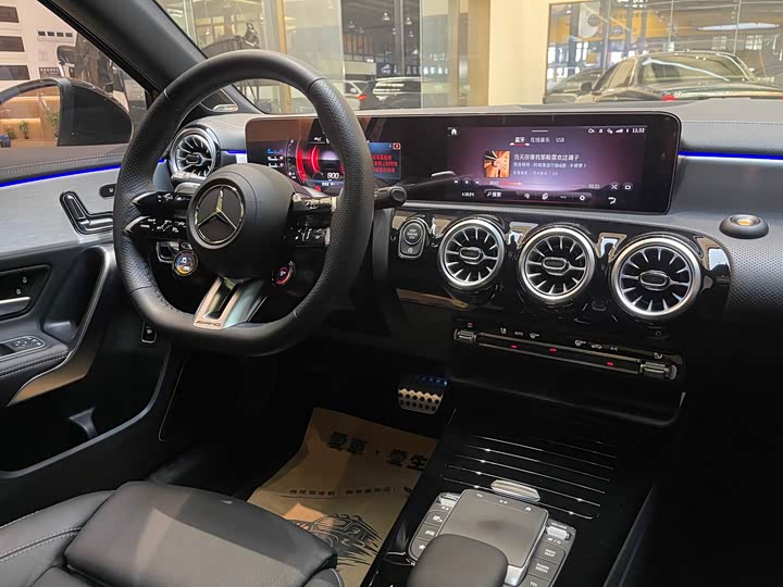 Фото 7 - Mercedes-Benz A-Class AMG