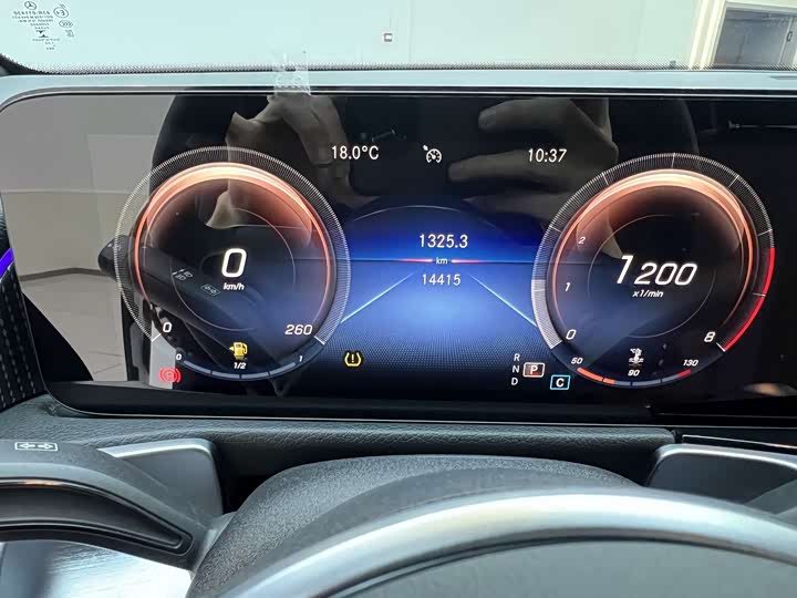 Фото 8 - Mercedes-Benz GLB-Class