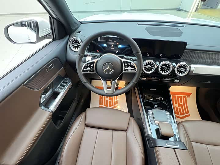 Фото 9 - Mercedes-Benz GLB-Class