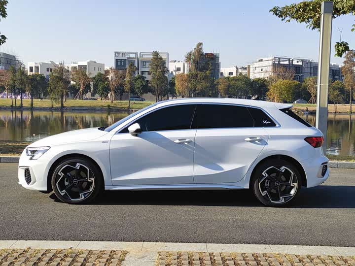 Фото 2 - Audi A3