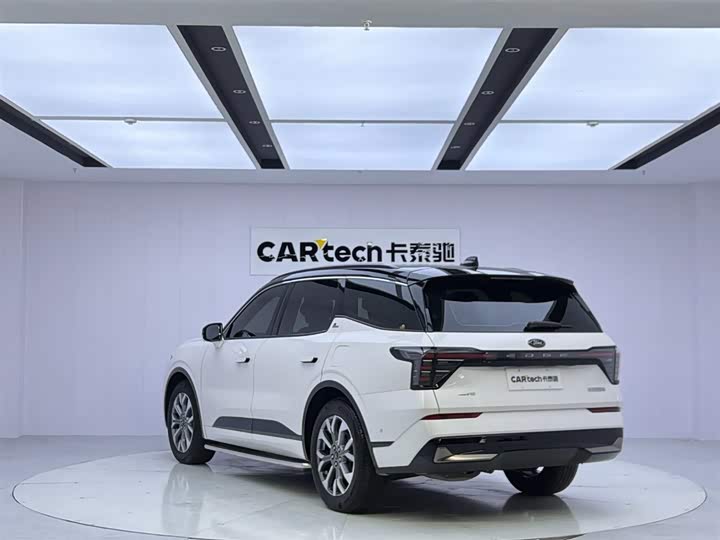 Фото 3 - Ford Edge