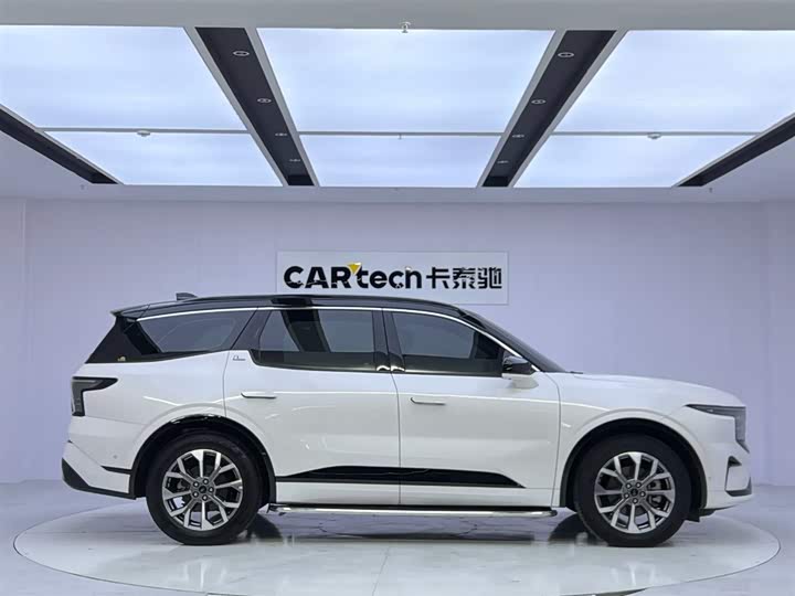 Фото 6 - Ford Edge