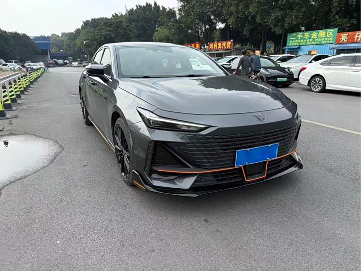 Фото 3 - Changan UNI-V